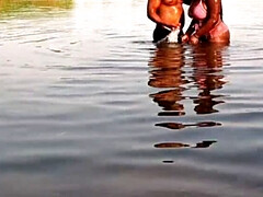 Hendidura, Desnudo, Desnudo, Público, Pelirrojo, Bajo el agua, Mojado, Esposa