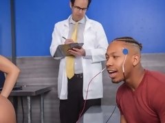 Gros cul, Gros seins, Noire, Brunette brune, En levrette, Mère que j'aimerais baiser, Sport, Nénés