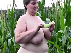 MATURE CORN FED BBW