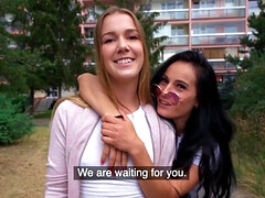 Blond, Tsjechisch, Hondjeshouding, Handbeurt, Orgasme, Rijden, Trio, Tieten likken