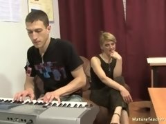 ブロンド, カップル, ヒール, 熟年, 淫乱熟女, ロシア人, 剃毛, 教師