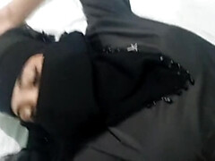 Hot Muslim Girl in Burka Takes Cum on Face - Desi Indian Beauty
