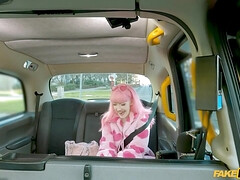 素人, デカパイ, フェラチオ, ブーツ, イギリス人, 車, 中出し, オマンコ