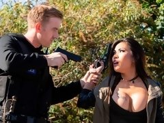 デカ尻, デカパイ, フェラチオ, 茶髪の, バック, 手コキする, ハードコア, 異人種間