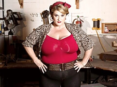 Belle grosse femme bgf, Gros cul, Gros seins, Rondelette, Doigter, Seins naturels, Solo, Dénudage