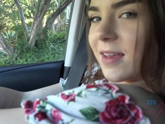 Morena, Al aire libre, Pequeña, Pov, Público, Flaco, Adolescente, Tetas