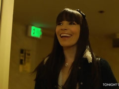 Culo, Morena, Estilo perrito, Pajear, Tacones, Besar, Tetas naturales, Medias largas