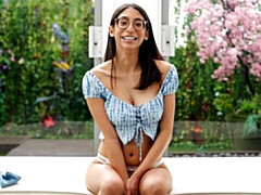 Grosser arsch, Grosser schwanz, Grosse titten, Blasen, Hundestellung, Frau frau mann, Interrassisch, Dürr