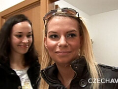 Enthousiasteling, Grote kont, Grote mammen, Pijpbeurt, 1 man 2 vrouwen, Huisgemaakt, Gezichtspunt, Geschoren