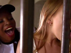 Садо мазо, Брюнетки, Глубокая глотка, Фетиш, Большие дырки, Рабыни, Порка, Игрушки