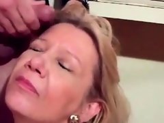 Enthousiasteling, Blond, Sperma shot, Sperma in gezicht, Rijpe lesbienne, Gezichtspunt