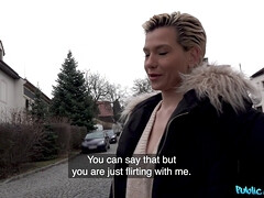 Arsch, Blondine, Blasen, Kehlenfick, Im freien, Öffentlich, Russisch, Tittenfick