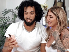 Anal, Gros cul, Gros seins, Noire, Queue, Branlette thaïlandaise, Talons, Interracial