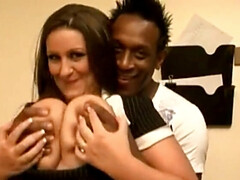 Verga grande, Negro, Mamada, Británico, Sexo duro, Enorme, Interracial, Tetas naturales