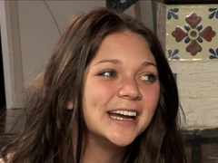 Blond, Bruinharig, Hd, Lesbisch, Likken, Buiten, Klein, Kut duiken