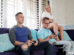 Chambre à dormir, Blonde, Tromperie, Seins naturels, Chatte, Réalité, Gicler, Mouillée