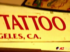 Gros seins, Plantureuse, Érotique, Mère que j'aimerais baiser, Réalité, Softcore, Solo, Tatouage