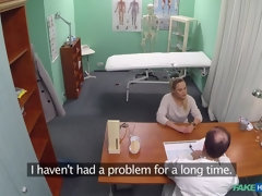 Amateur, Cul, Sucer une bite, Médecin, En levrette, Doigter, Bureau, Chatte