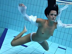 Chica, Morena, Besar, Público, Ruso, Adolescente, Tetas, Bajo el agua