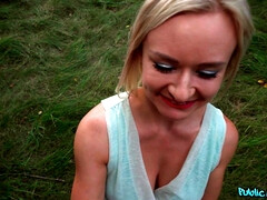 Amateur, Culo, Rubia, Mamada, Garganta profunda, Al aire libre, Público, Nalgadas