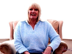 Cul, Gros cul, Gros seins, Masturbation, Maman, Nue  à poil, Chatte, Nénés