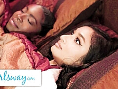 Поза 69, Большая жопа, Брюнетки, Пальцем, Лесбиянка, Лизание, Киски, Реалити