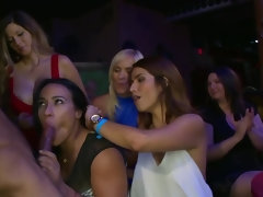 Grosse titten, Spermaladung, Aufs gesicht abspritzen, Handjob, Hardcore, Latina, Nackt, Ablutschen
