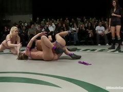 Анальный секс, Доминирование, Сидя на лице, Пальцем, Унижение, Лесбиянка, Киски, Реслинг