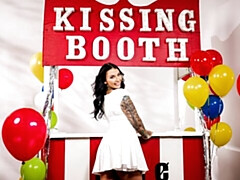 Morena, Penetracion con dedos, Lamidas, Lencería, Masturbación, Coño, Estriptis, Tetas