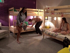 アメリカ人, お尻, デカチン, フェラチオ, 巨乳な, バック, 自然山雀, 三人