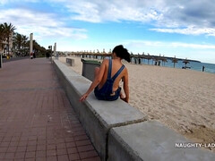 Gros seins, Brunette brune, Exhib, Mère que j'aimerais baiser, Seins naturels, Public, Russe, Nénés