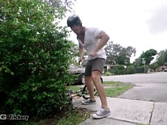 Anal, Gros cul, Sucer une bite, Brunette brune, Gorge profonde, En levrette, Fille latino, Réalité