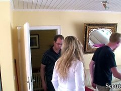 Grosse titten, Spermaladung, Deutsch, Milf, Mutti, Stiefmutter, Strümpfe, Flotter dreier