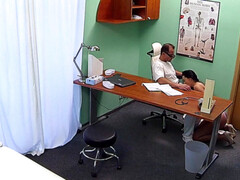 Любители, Доктор, Лизание, В офисе, Оргазм, Киски, Тугие, Униформа