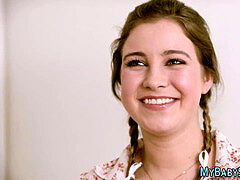18, ベビーシッター, フェラチオ, 茶髪の, 手コキする, ティーン
