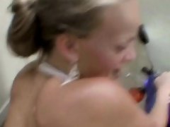 Leie, Blondine, Blasen, Europäisch, Aufs gesicht abspritzen, Hardcore, Im freien, Titten