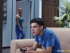 Blond, Bruinharig, Sperma shot, Interraciaal, Moeder die ik wil neuken, Pornster, Stiefmoeder, Trio