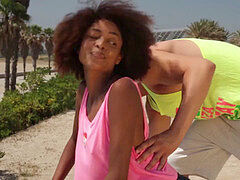 Grosser schwanz, Schwarz, Blasen, Aufs gesicht abspritzen, Im freien, Muschi, Jungendliche (18+)