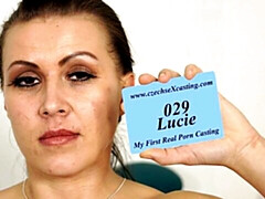 18 ans, Gros cul, Grosse bite, Gros seins, Sucer une bite, En levrette, Maigrichonne, Adolescente