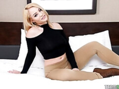 Arsch, Grosser arsch, Blondine, Blasen, Handjob, Milf, Natürlichen titten, Entkleiden