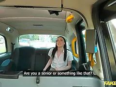 Voiture, Collège université, Faciale, Branlette thaïlandaise, Orgasme, Petite femme, Réalité, Adolescente