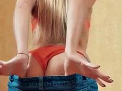 Lieveling, Grote lul, Blond, Pijpbeurt, Handbeurt, Hardcore, Tiener, Tieten likken