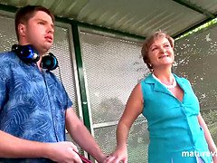 18 jahre, Grosser schwanz, Fetisch, Grossvater, Oma, Handjob, Reif, Jungfrau
