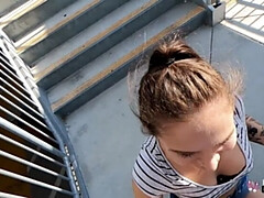 18 ans, Amateur, Gros cul, Blonde, Sucer une bite, Hd, Tatouage, Adolescente