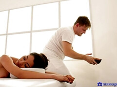 Arsch, Blasen, Braunhaarige, Schwanz, Massage, Natürlichen titten, Tätowierung, Titten