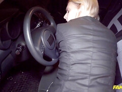 お尻, ブロンド, 車, 衣服着たままセックス, チェコ, ハードコア, ハメ撮り, オマンコ