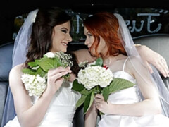 Grosser arsch, Puppe, Fingern, Masturbation, Strümpfe, Strapon, Entkleiden, Spielzeuge