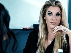 Любители, Большая жопа, Поцелуи, Лизание, Белье, Мастурбация, Стриптизерша, Сиськи