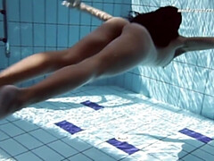 Culo, Tetas grandes, Morena, Tetas naturales, Piscina, Solo, Adolescente, Tetas