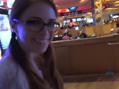 Amateur, Cuarto de baño, Novia, Gafas, Tacones, Pov, Coño, Falda